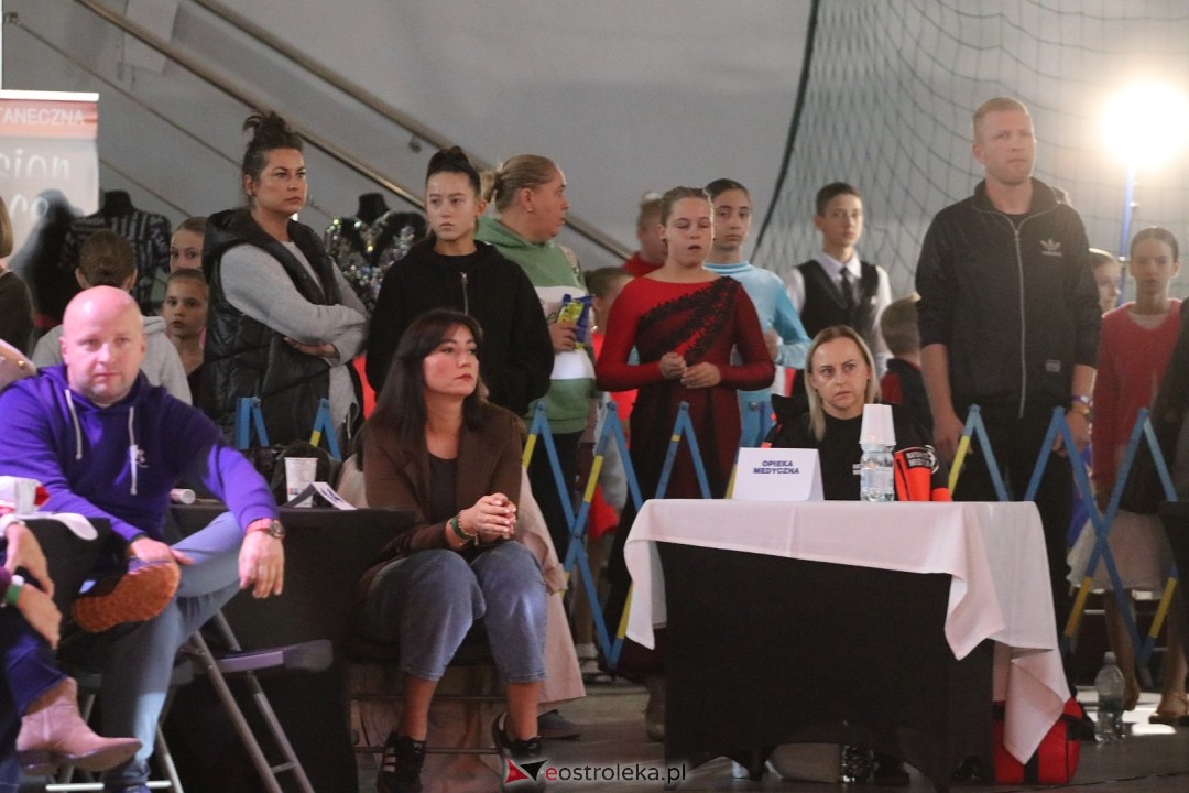 Turniej Tańca Towarzyskiego O Złotą Podwiązkę [4.10.2025] - zdjęcie #91 - eOstroleka.pl