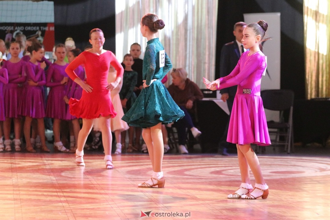 Turniej Tańca Towarzyskiego O Złotą Podwiązkę [4.10.2025] - zdjęcie #86 - eOstroleka.pl