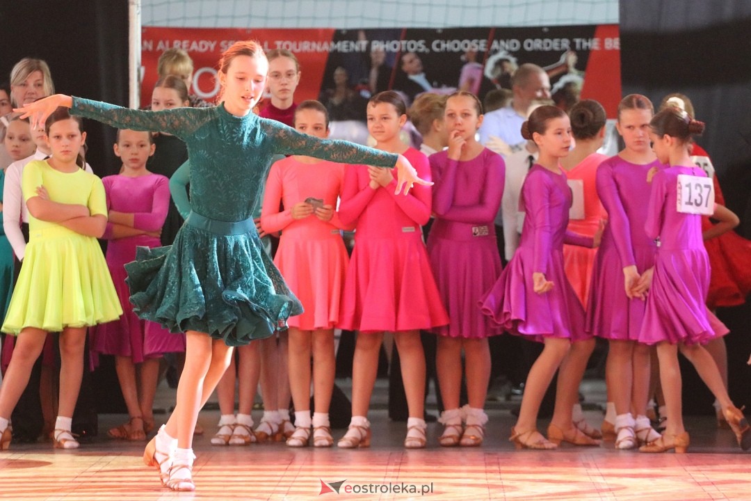 Turniej Tańca Towarzyskiego O Złotą Podwiązkę [4.10.2025] - zdjęcie #77 - eOstroleka.pl