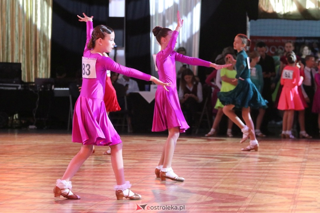 Turniej Tańca Towarzyskiego O Złotą Podwiązkę [4.10.2025] - zdjęcie #69 - eOstroleka.pl