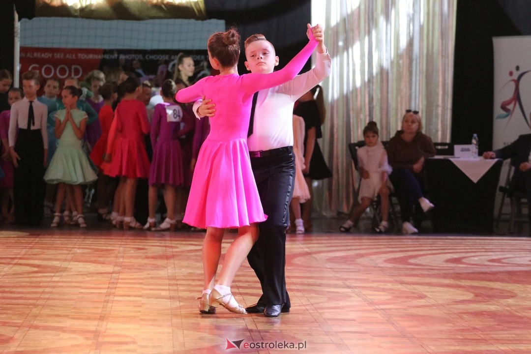 Turniej Tańca Towarzyskiego O Złotą Podwiązkę [4.10.2025] - zdjęcie #63 - eOstroleka.pl