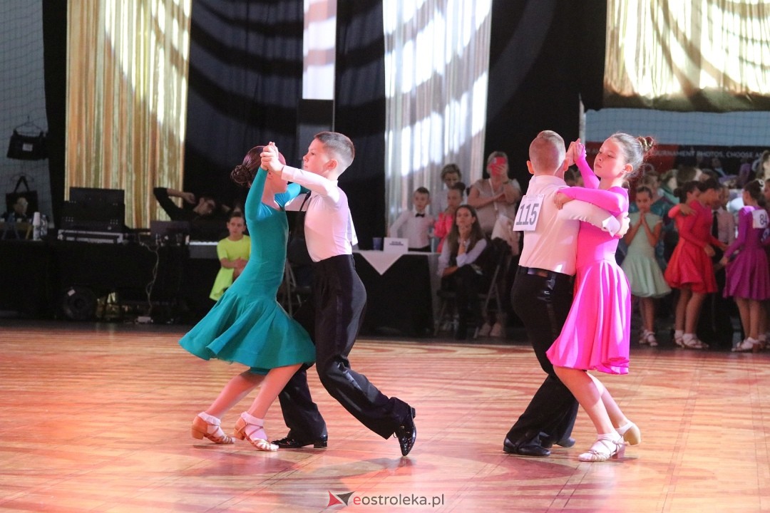 Turniej Tańca Towarzyskiego O Złotą Podwiązkę [4.10.2025] - zdjęcie #62 - eOstroleka.pl