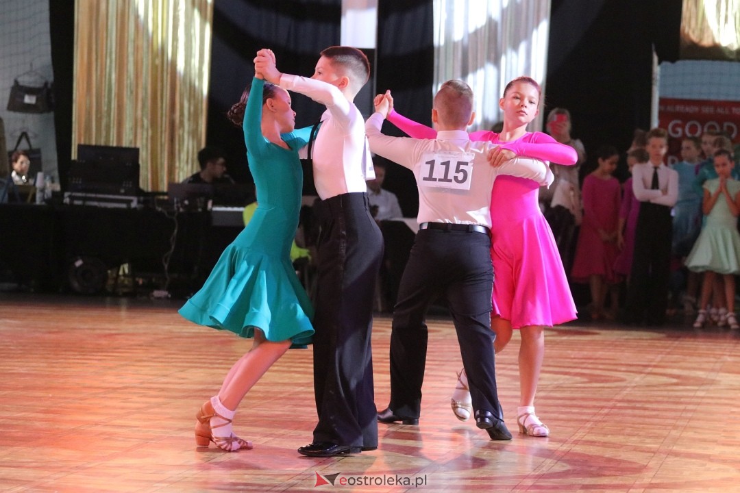 Turniej Tańca Towarzyskiego O Złotą Podwiązkę [4.10.2025] - zdjęcie #61 - eOstroleka.pl