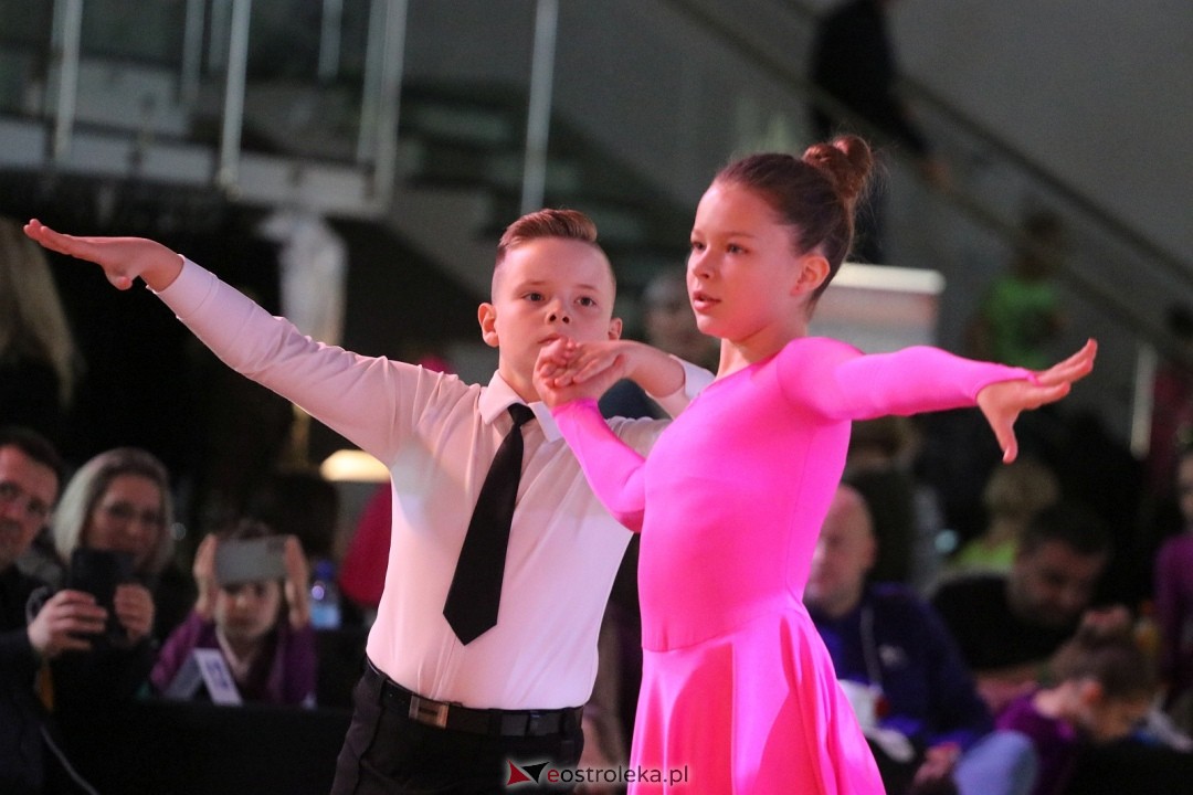Turniej Tańca Towarzyskiego O Złotą Podwiązkę [4.10.2025] - zdjęcie #57 - eOstroleka.pl