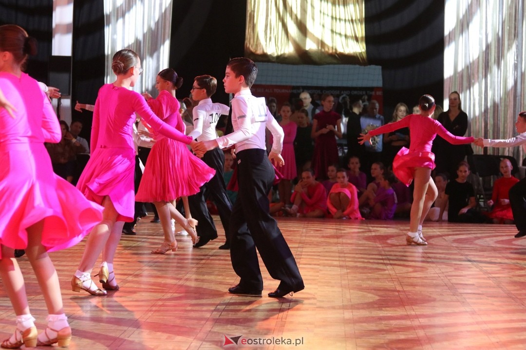Turniej Tańca Towarzyskiego O Złotą Podwiązkę [4.10.2025] - zdjęcie #117 - eOstroleka.pl