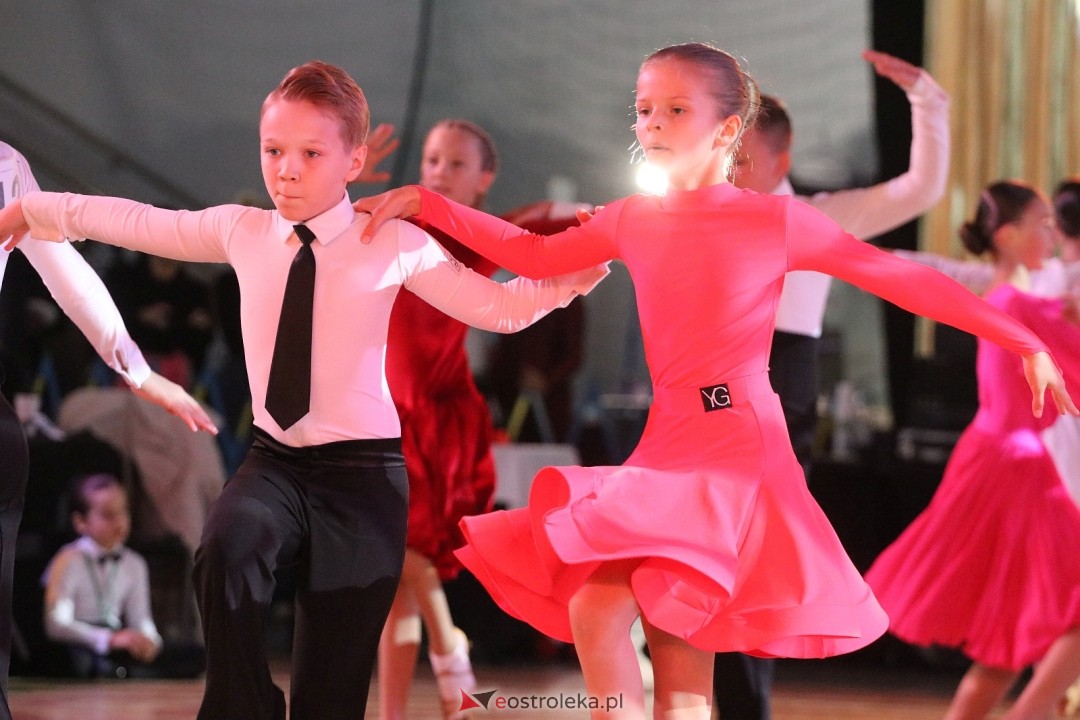 Turniej Tańca Towarzyskiego O Złotą Podwiązkę [4.10.2025] - zdjęcie #111 - eOstroleka.pl