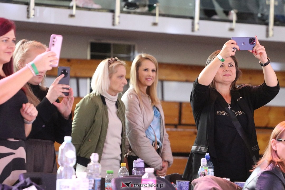 Turniej Tańca Towarzyskiego O Złotą Podwiązkę [4.10.2025] - zdjęcie #105 - eOstroleka.pl