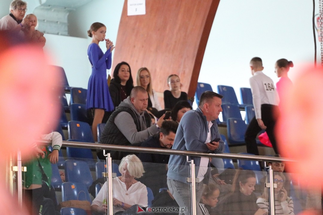 Turniej Tańca Towarzyskiego O Złotą Podwiązkę [4.10.2025] - zdjęcie #100 - eOstroleka.pl