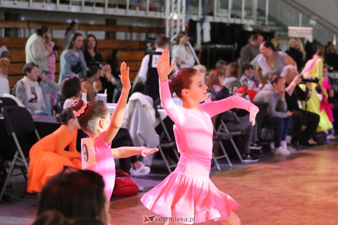 Turniej Tańca Towarzyskiego O Złotą Podwiązkę [4.10.2025] - zdjęcie #156 - eOstroleka.pl