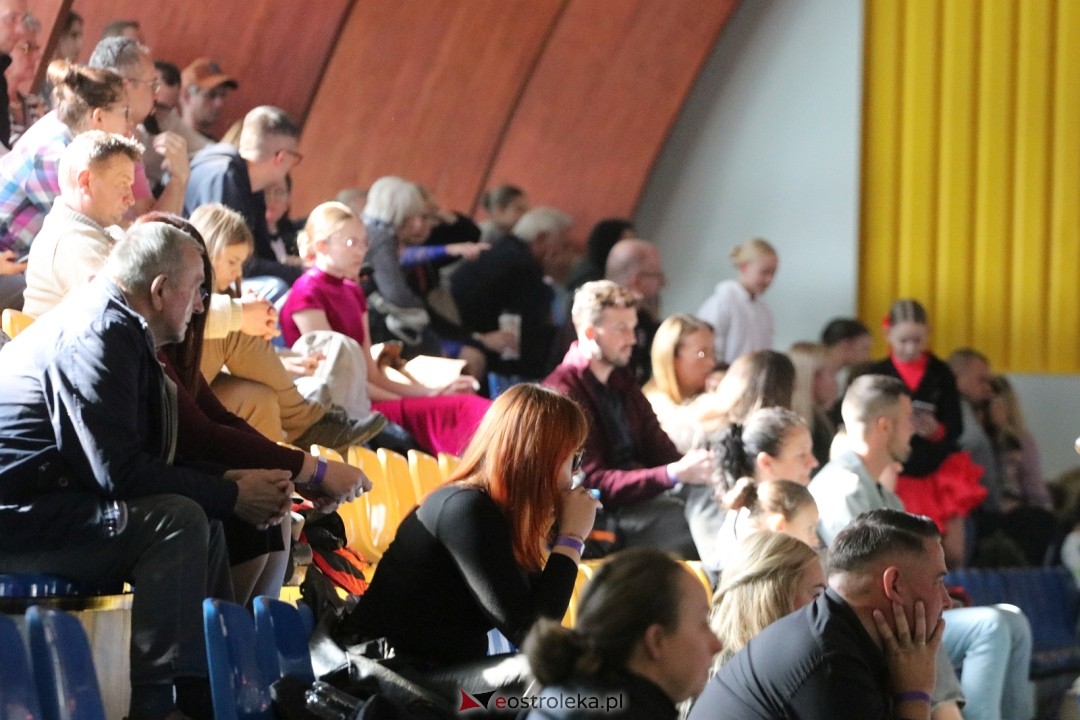 Turniej Tańca Towarzyskiego O Złotą Podwiązkę [4.10.2025] - zdjęcie #150 - eOstroleka.pl