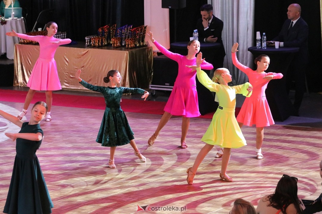 Turniej Tańca Towarzyskiego O Złotą Podwiązkę [4.10.2025] - zdjęcie #149 - eOstroleka.pl