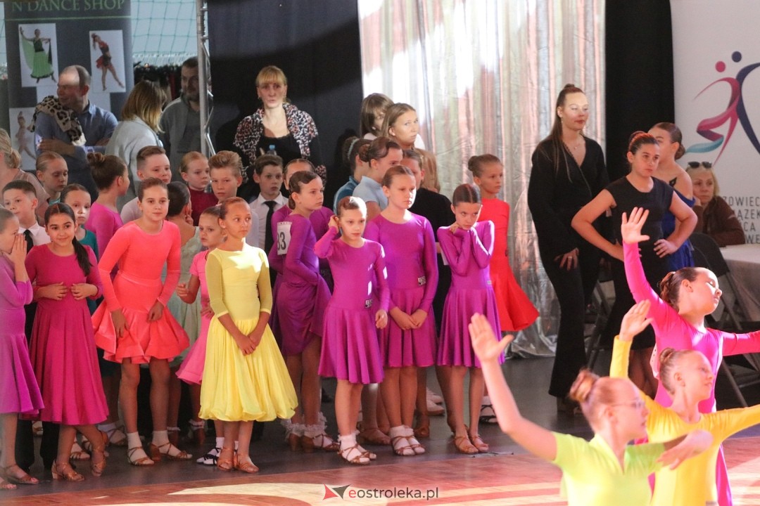 Turniej Tańca Towarzyskiego O Złotą Podwiązkę [4.10.2025] - zdjęcie #146 - eOstroleka.pl
