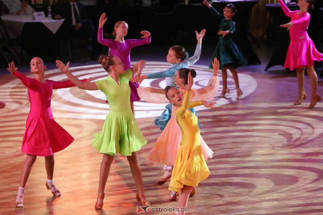 Turniej Tańca Towarzyskiego O Złotą Podwiązkę [4.10.2025] - zdjęcie #144 - eOstroleka.pl