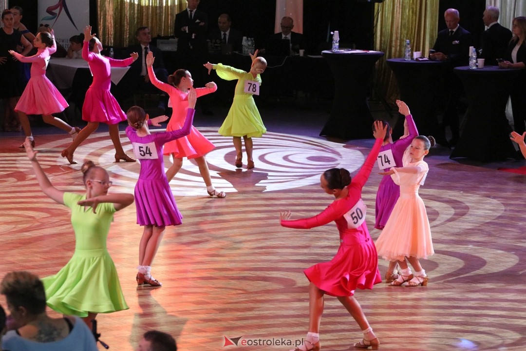 Turniej Tańca Towarzyskiego O Złotą Podwiązkę [4.10.2025] - zdjęcie #143 - eOstroleka.pl