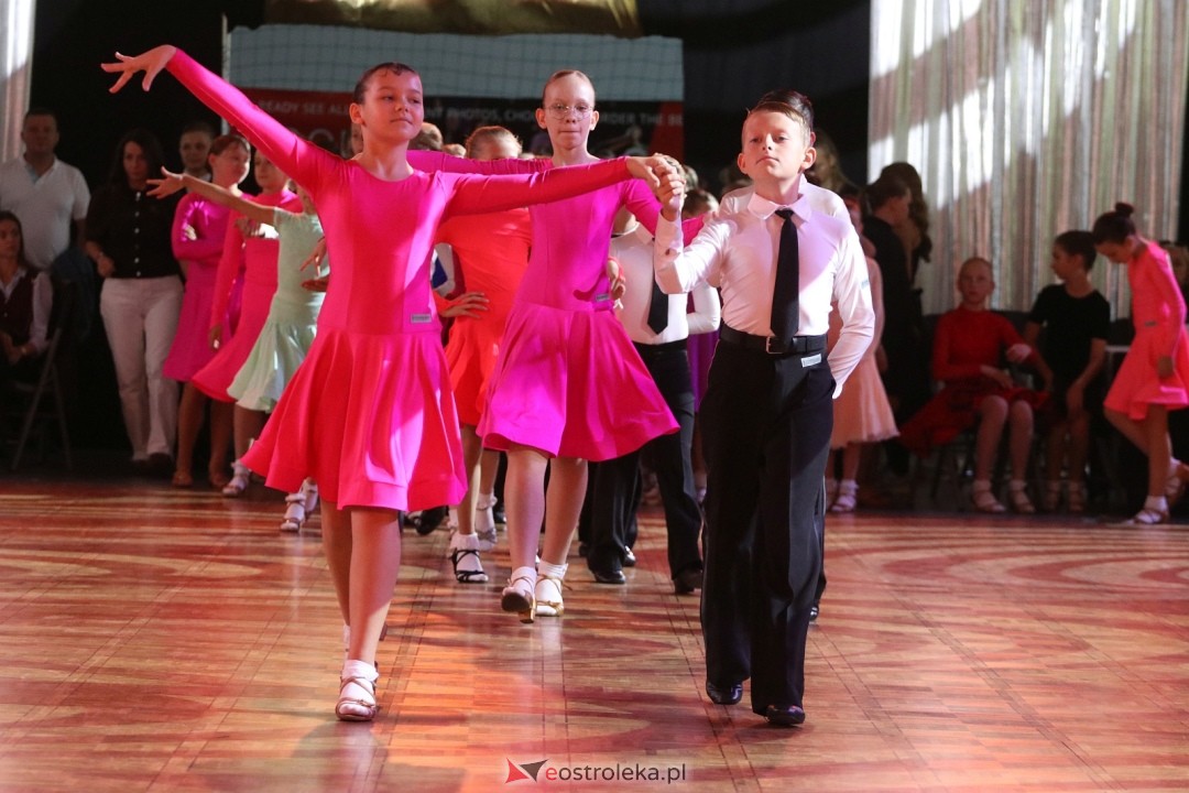 Turniej Tańca Towarzyskiego O Złotą Podwiązkę [4.10.2025] - zdjęcie #136 - eOstroleka.pl