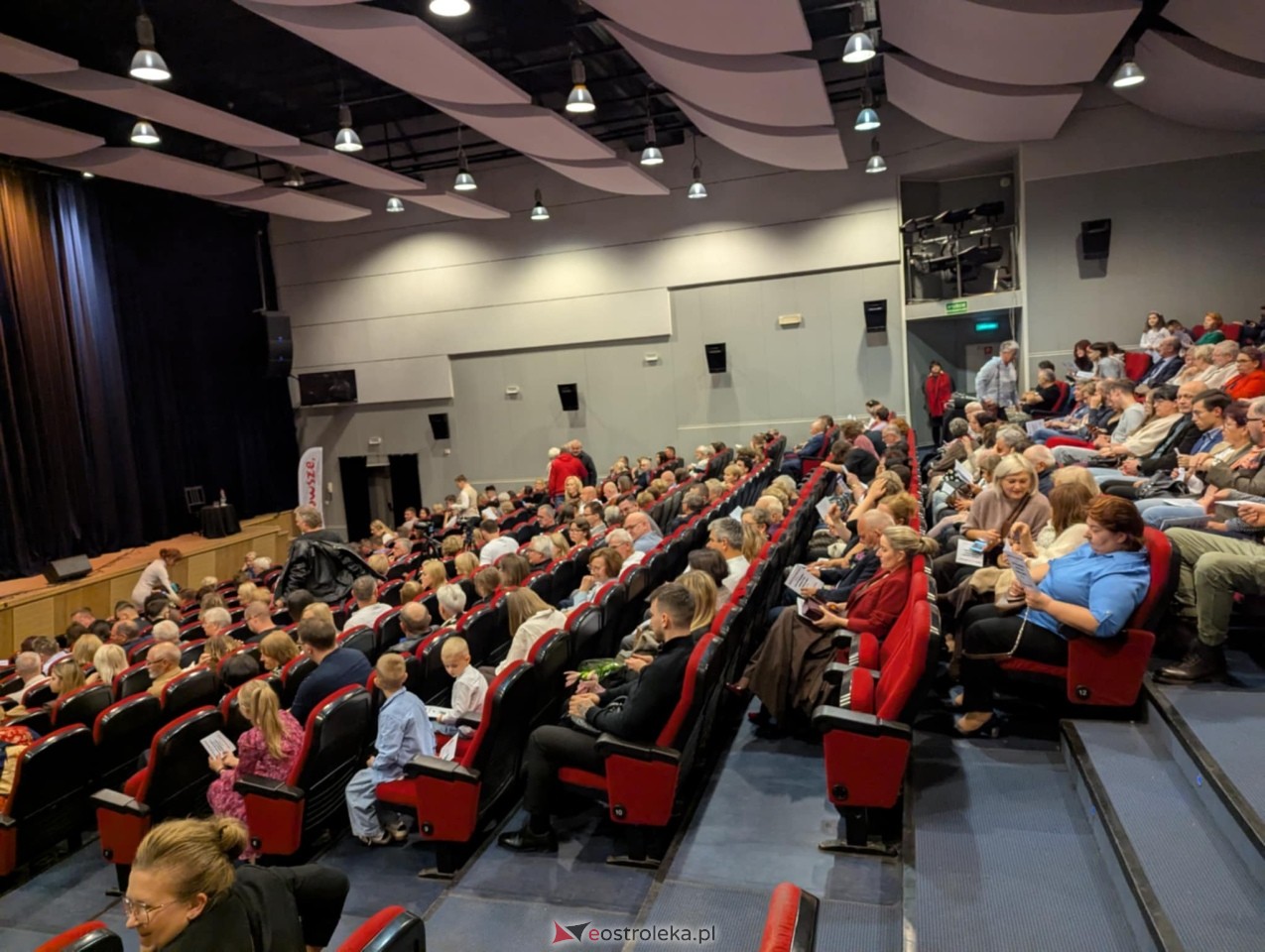 Koncert Ostrołęckiej Orkiestry Kameralnej [4.10.2025] - zdjęcie #25 - eOstroleka.pl