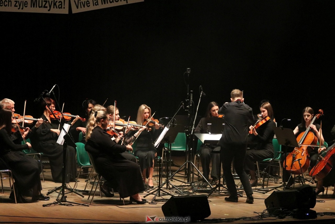Koncert Ostrołęckiej Orkiestry Kameralnej [4.10.2025] - zdjęcie #8 - eOstroleka.pl