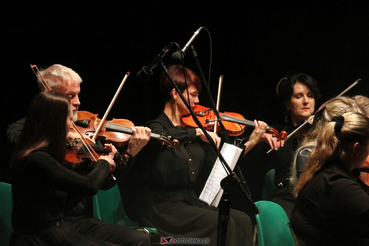 Koncert Ostrołęckiej Orkiestry Kameralnej [4.10.2025] - zdjęcie #2 - eOstroleka.pl