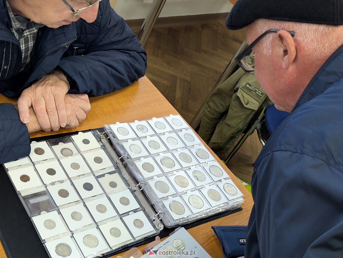 Giełda kolekcjonerska w Klubie Lokator [05.10.2025] - zdjęcie #20 - eOstroleka.pl