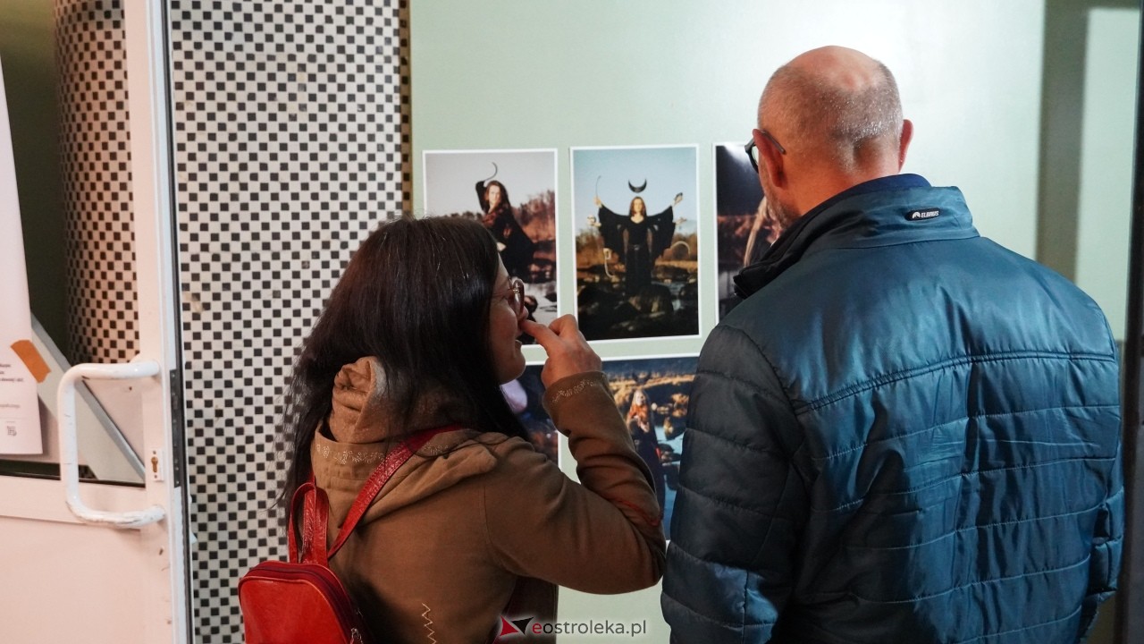 XVII edycja Festiwalu OFF. Galeria Bezdomna [05.10.2025] - zdjęcie #43 - eOstroleka.pl