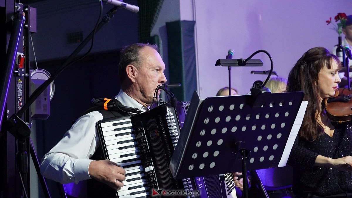 Koncert Pod Dachami Paryża [5.10.2025] - zdjęcie #60 - eOstroleka.pl