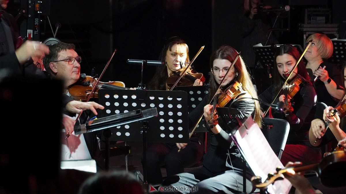 Koncert Pod Dachami Paryża [5.10.2025] - zdjęcie #42 - eOstroleka.pl