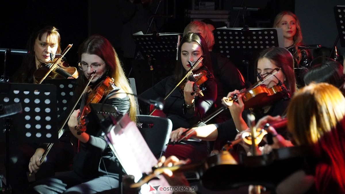 Koncert Pod Dachami Paryża [5.10.2025] - zdjęcie #41 - eOstroleka.pl