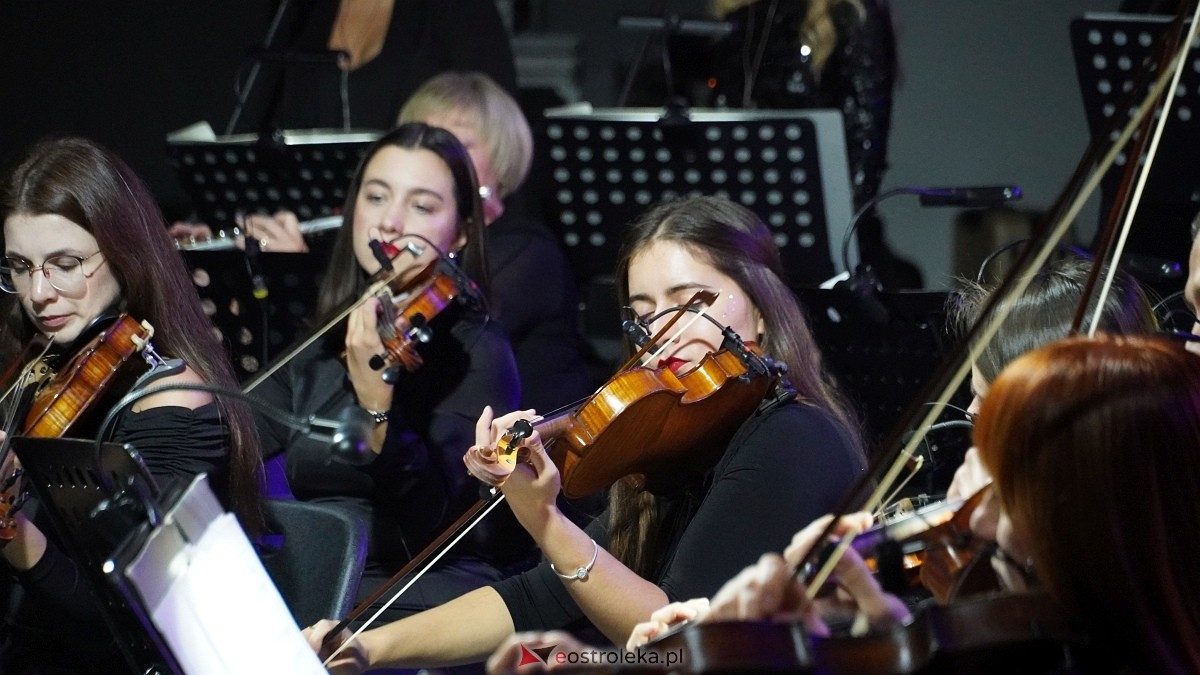 Koncert Pod Dachami Paryża [5.10.2025] - zdjęcie #23 - eOstroleka.pl