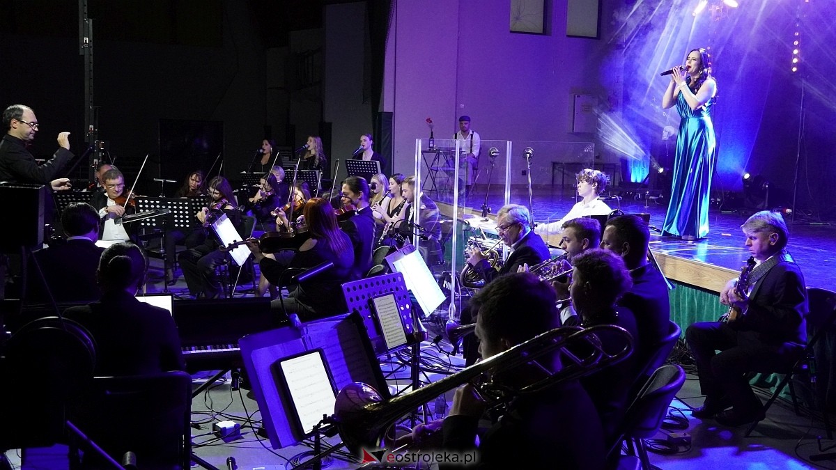 Koncert Pod Dachami Paryża [5.10.2025] - zdjęcie #17 - eOstroleka.pl