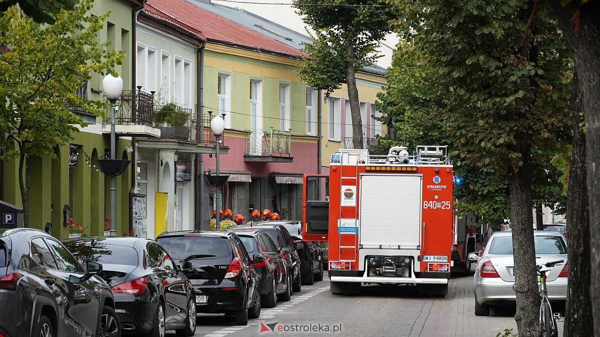 Akcja strażacka na deptaku w Ostrołęce [06.10.2025] - zdjęcie #12 - eOstroleka.pl