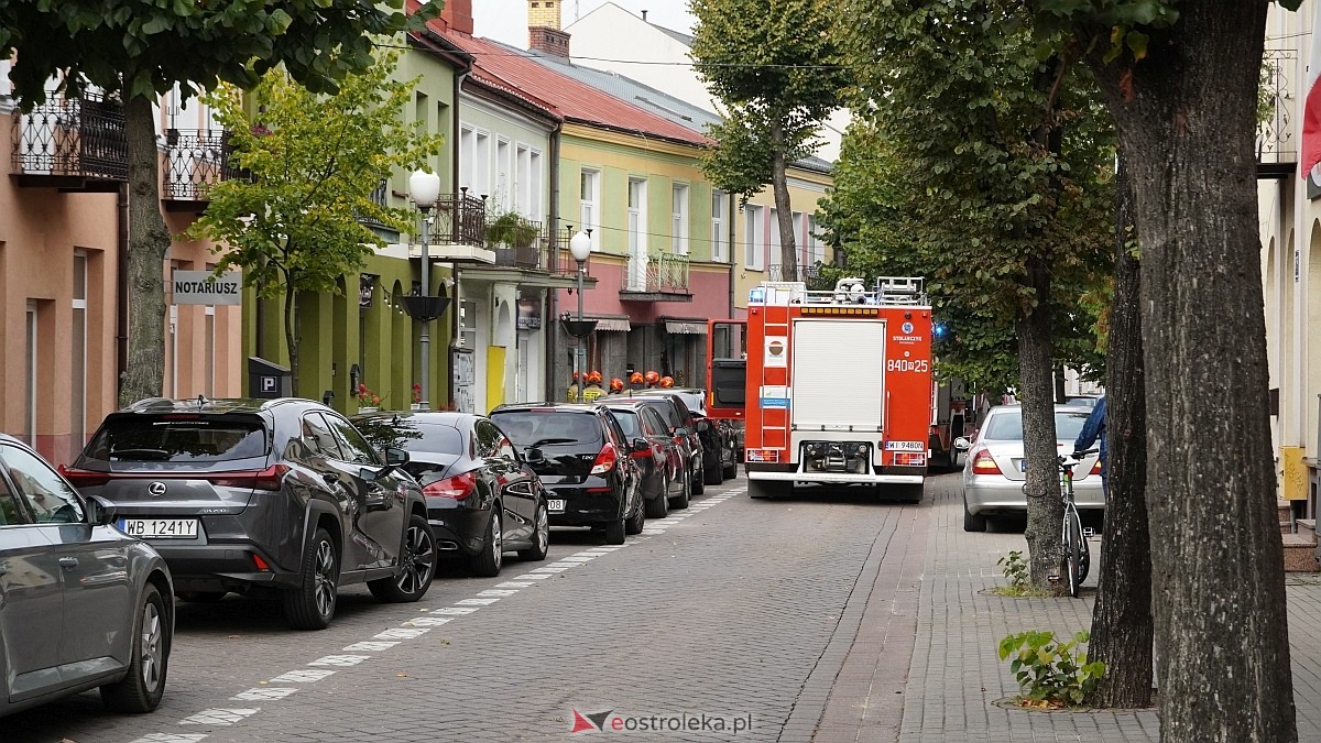 Akcja strażacka na deptaku w Ostrołęce [06.10.2025] - zdjęcie #11 - eOstroleka.pl