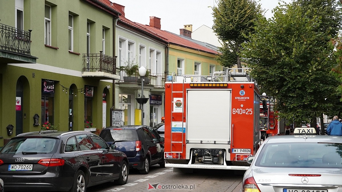 Akcja strażacka na deptaku w Ostrołęce [06.10.2025] - zdjęcie #10 - eOstroleka.pl