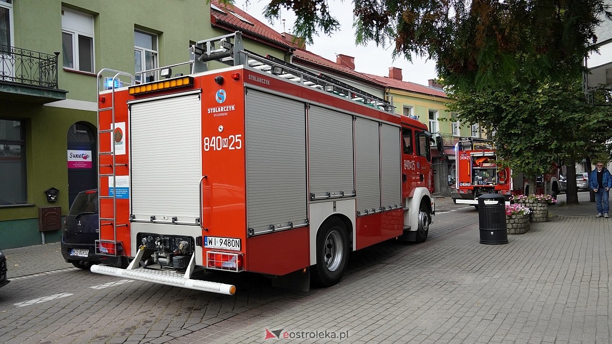 Akcja strażacka na deptaku w Ostrołęce [06.10.2025] - zdjęcie #8 - eOstroleka.pl