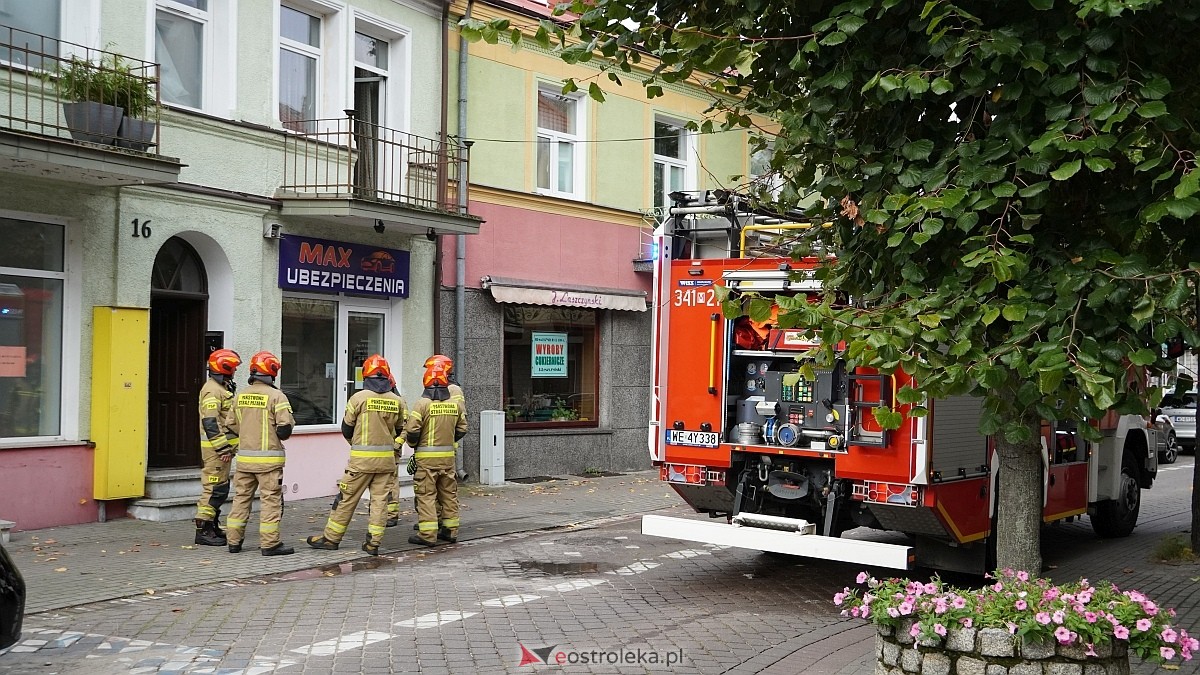 Akcja strażacka na deptaku w Ostrołęce [06.10.2025] - zdjęcie #6 - eOstroleka.pl