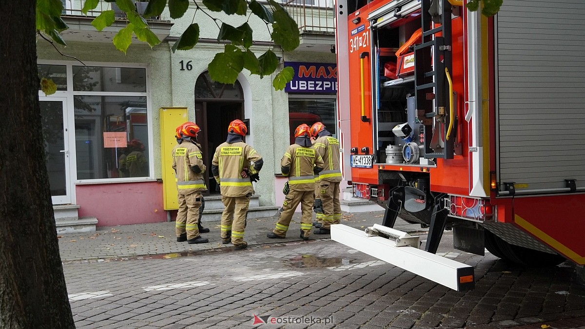 Akcja strażacka na deptaku w Ostrołęce [06.10.2025] - zdjęcie #3 - eOstroleka.pl