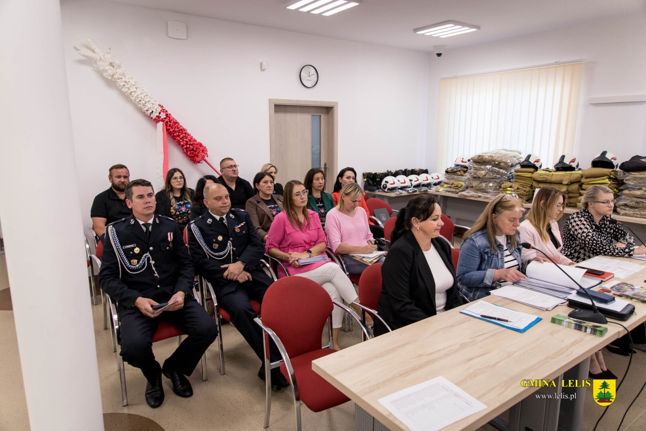 Nowoczesny sprzęt dla strażaków OSP w gminie Lelis [26.09.2025] - zdjęcie #11 - eOstroleka.pl