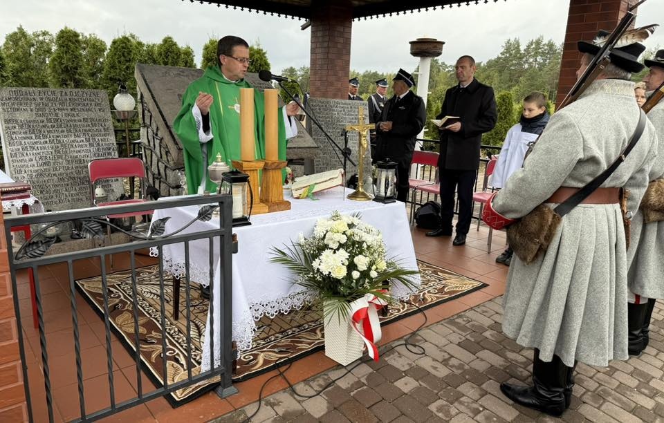 Uroczystości patriotyczne w Bandysiach [5.10.2025] - zdjęcie #8 - eOstroleka.pl