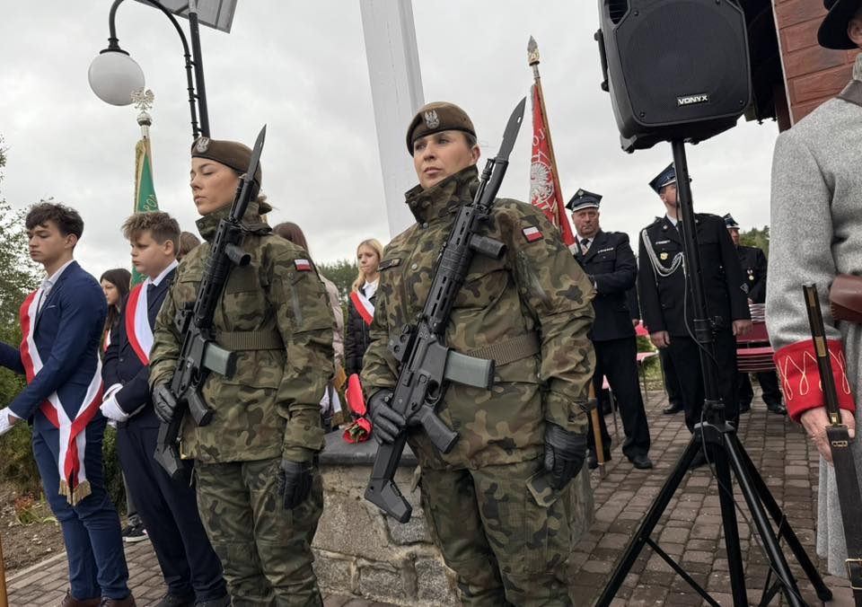 Uroczystości patriotyczne w Bandysiach [5.10.2025] - zdjęcie #7 - eOstroleka.pl