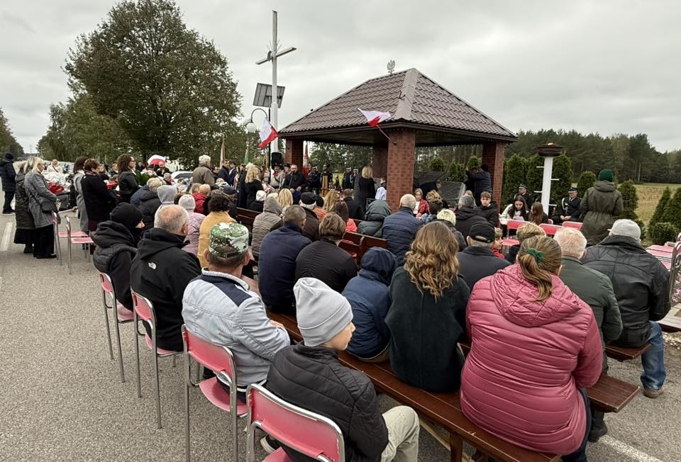 Uroczystości patriotyczne w Bandysiach [5.10.2025] - zdjęcie #4 - eOstroleka.pl