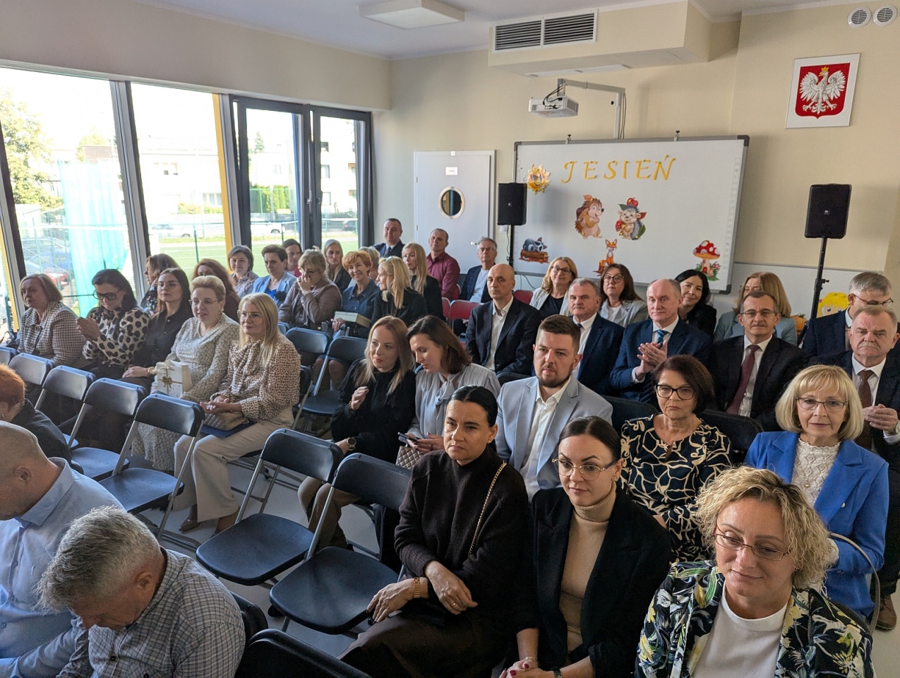 Uroczyste otwarcie przedszkola miejskiego nr 10 w Ostrołęce [7.10.2025] - zdjęcie #59 - eOstroleka.pl