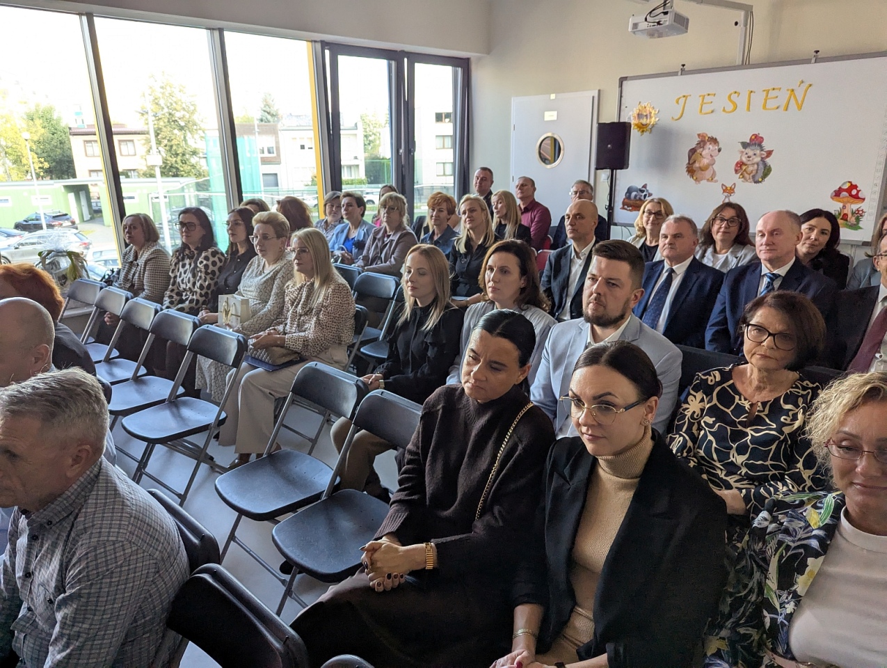 Uroczyste otwarcie przedszkola miejskiego nr 10 w Ostrołęce [7.10.2025] - zdjęcie #57 - eOstroleka.pl