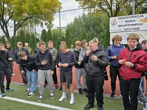 Otrzęsiny klas I w Zespole Szkół Zawodowych nr 1 w Ostrołęce [08.10.2025] - zdjęcie #15 - eOstroleka.pl