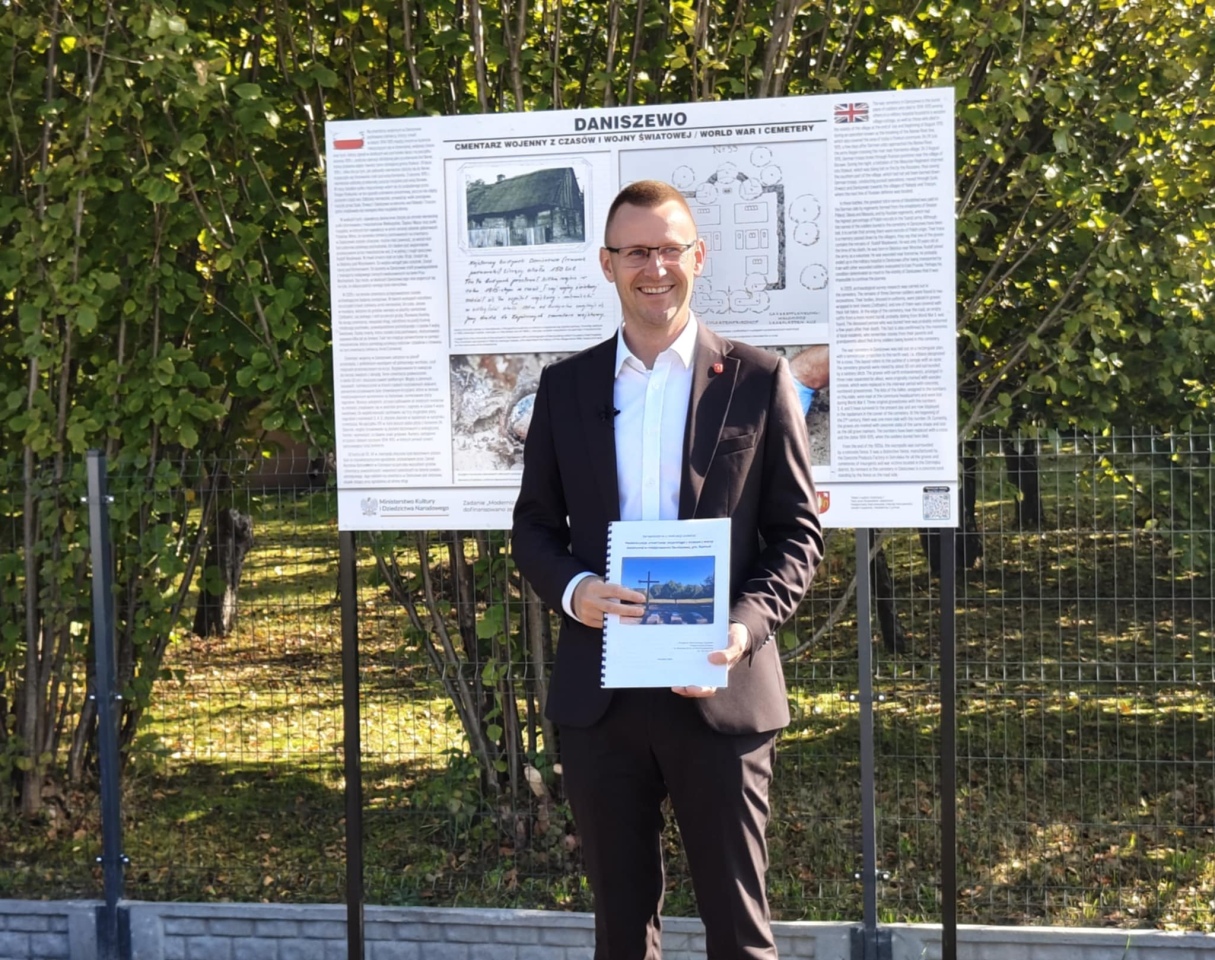 Cmentarz Wojenny w Daniszewie już po renowacji [08.10.2025] - zdjęcie #1 - eOstroleka.pl