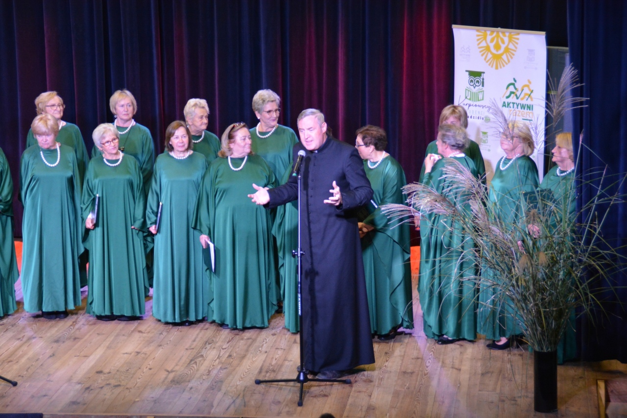 Inauguracja roku akademickiego Uniwersytetu Trzeciego Wieku w Kadzidle [08.10.2025] - zdjęcie #35 - eOstroleka.pl