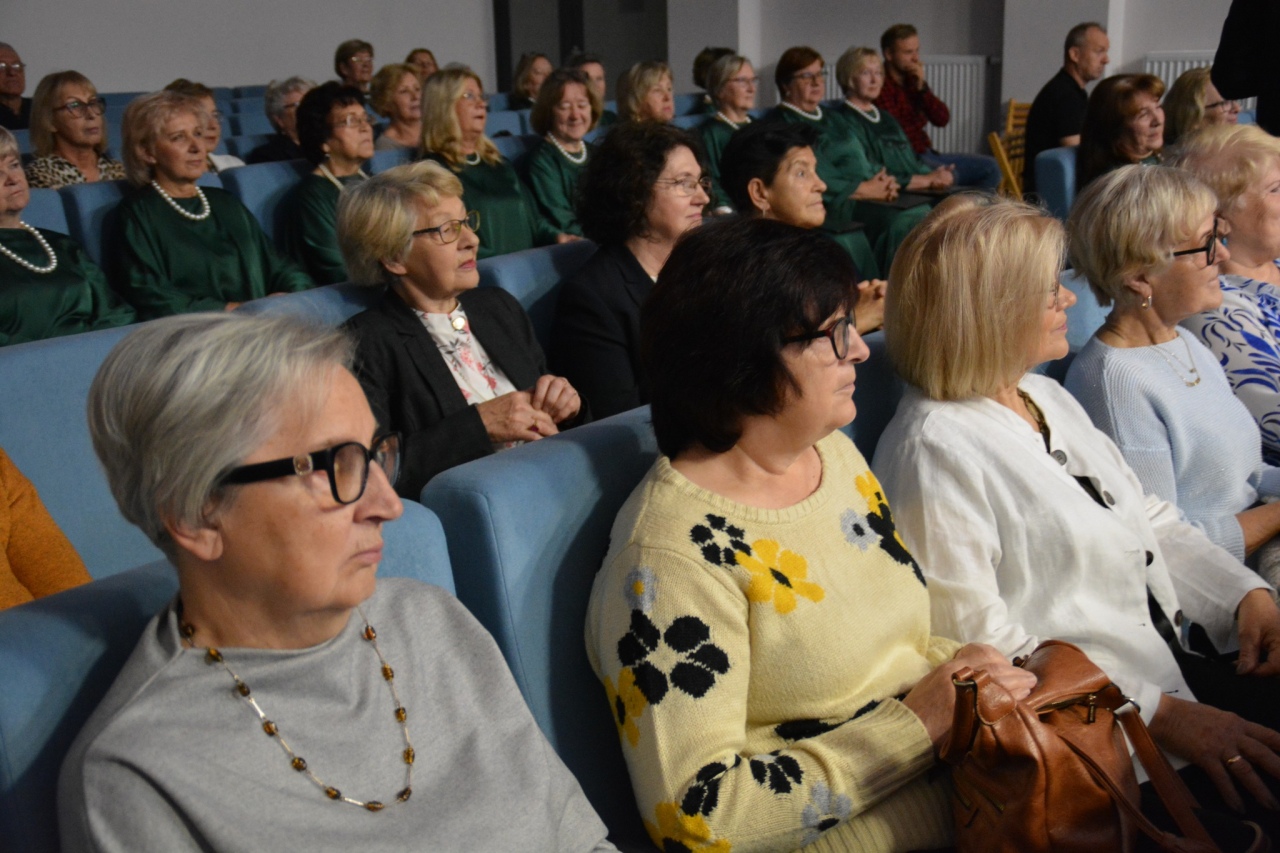 Inauguracja roku akademickiego Uniwersytetu Trzeciego Wieku w Kadzidle [08.10.2025] - zdjęcie #31 - eOstroleka.pl