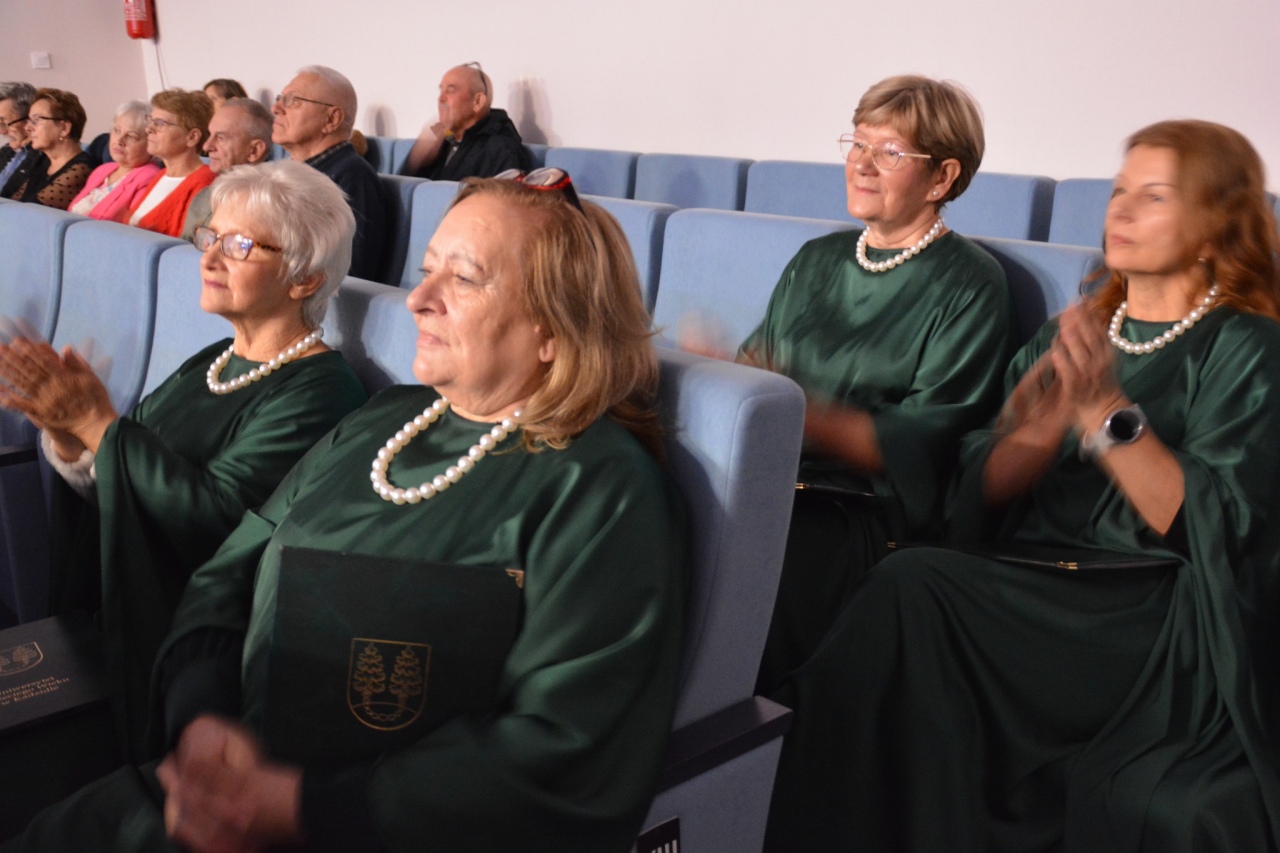 Inauguracja roku akademickiego Uniwersytetu Trzeciego Wieku w Kadzidle [08.10.2025] - zdjęcie #29 - eOstroleka.pl