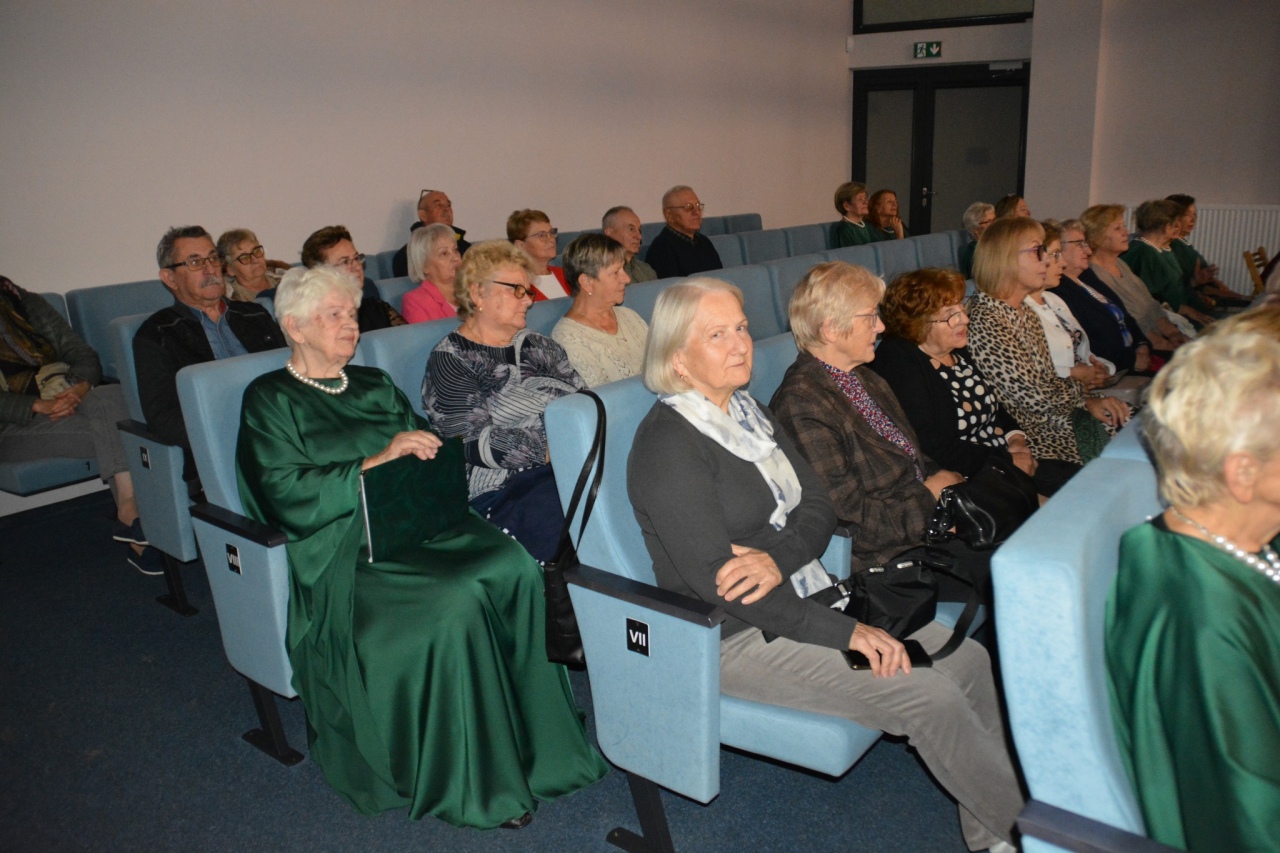 Inauguracja roku akademickiego Uniwersytetu Trzeciego Wieku w Kadzidle [08.10.2025] - zdjęcie #28 - eOstroleka.pl
