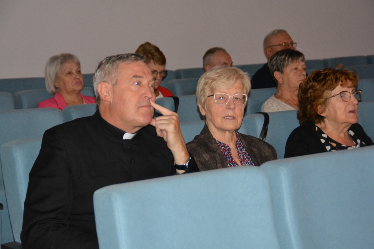 Inauguracja roku akademickiego Uniwersytetu Trzeciego Wieku w Kadzidle [08.10.2025] - zdjęcie #25 - eOstroleka.pl