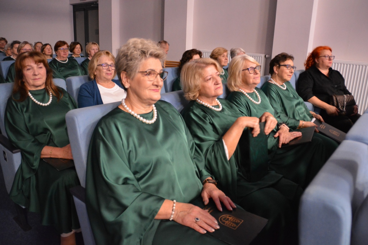 Inauguracja roku akademickiego Uniwersytetu Trzeciego Wieku w Kadzidle [08.10.2025] - zdjęcie #11 - eOstroleka.pl