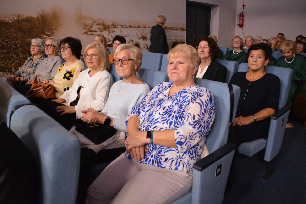 Inauguracja roku akademickiego Uniwersytetu Trzeciego Wieku w Kadzidle [08.10.2025] - zdjęcie #5 - eOstroleka.pl